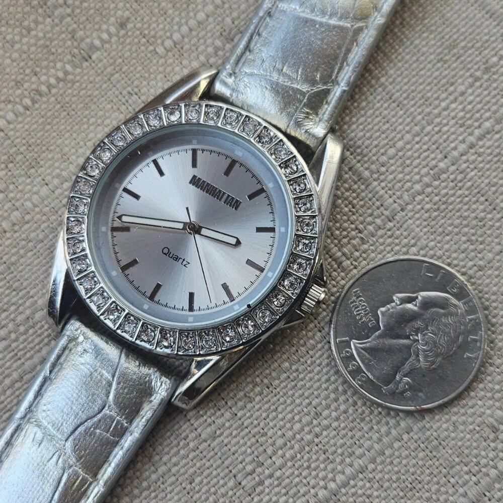 Croton Women Wristwatch Silver Leathe Strap Crystals Accent Bezel Wrist Watch - Picture 11 of 12